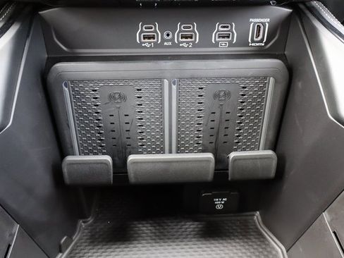 Used 2025 RAM 3500 Limited image 31