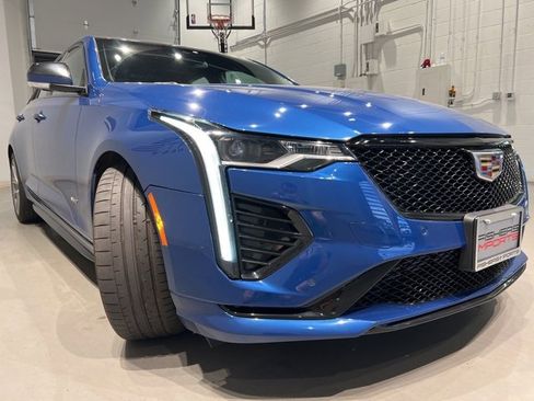 Used 2022 Cadillac CT4 V image 3