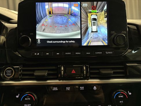 Used 2023 Nissan Pathfinder SL image 16