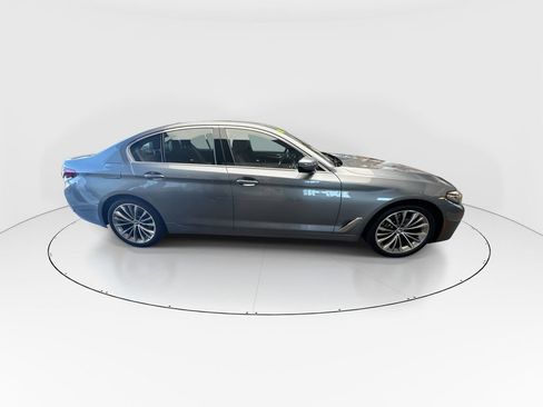 Used 2021 BMW 530i xDrive w/ Premium Package image 9