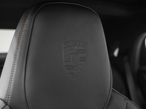 New 2025 Porsche Cayenne Turbo image 30