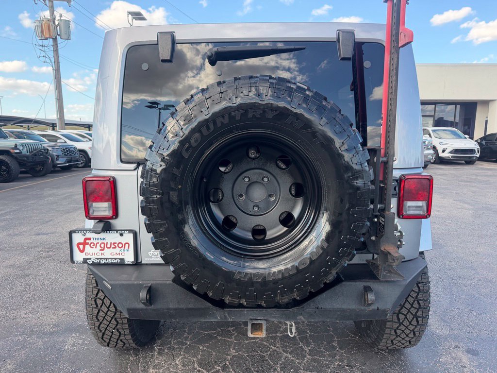 Used 2017 Jeep Wrangler Unlimited Sahara w/ Max Tow Package AWD/4WD image 17