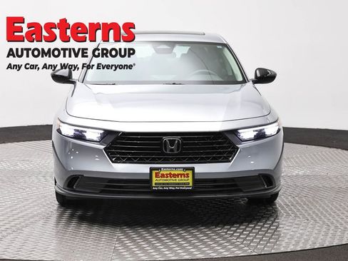 Used 2025 Honda Accord SE image 2