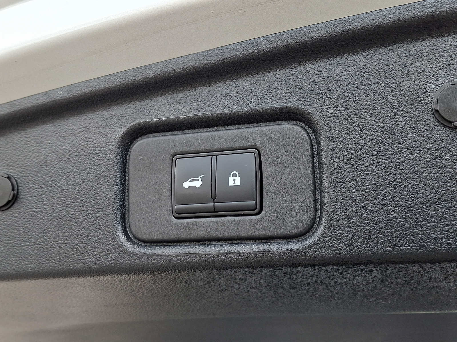 Used 2025 Nissan Pathfinder SV AWD/4WD image 33