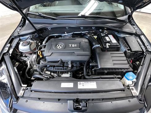 Used 2018 Volkswagen Golf S image 27