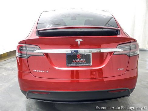 Used 2018 Tesla Model X 75D image 8