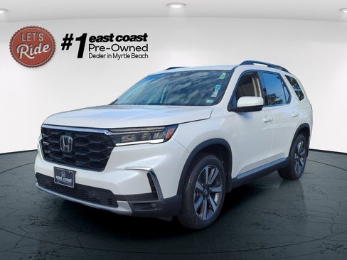 Certified 2025 Honda Pilot Touring image 1