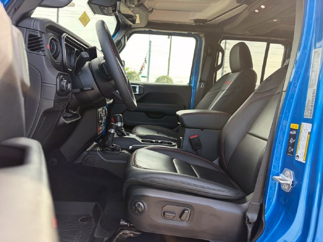 Used 2024 Jeep Wrangler Unlimited Rubicon w/ Technology Group AWD/4WD image 22