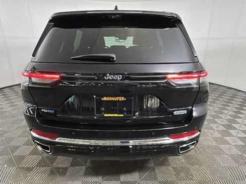 Used 2023 Jeep Grand Cherokee Overland w/ Luxury Tech Group IV AWD/4WD image 3