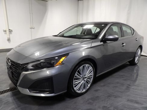 Used 2023 Nissan Altima 2.5 SL FWD image 4