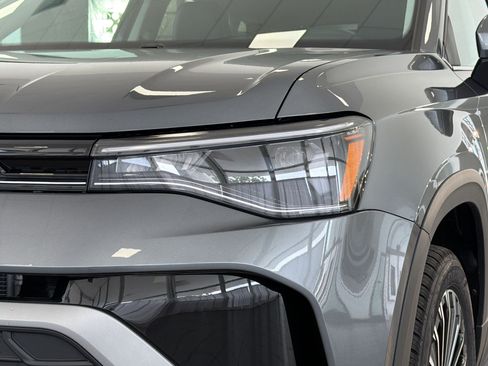 New 2026 Volkswagen Taos SE FWD image 12
