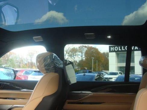 New 2026 Cadillac Escalade IQ Luxury 2 image 18