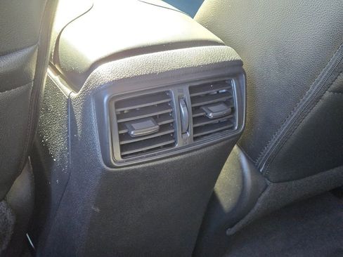 Used 2019 Nissan Rogue SL w/ Premium Package image 17