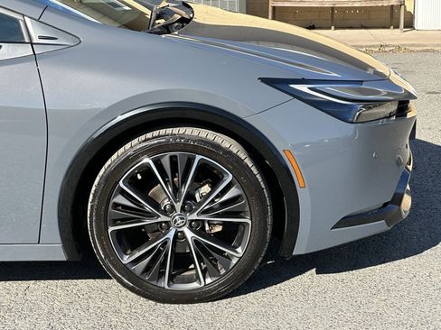 Used 2024 Toyota Prius XLE image 40