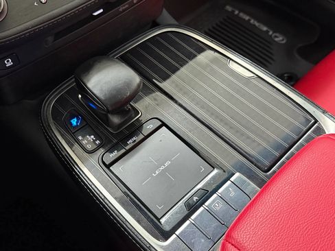 Used 2018 Lexus LS 500 w/ Accessory Package (Z2) image 33