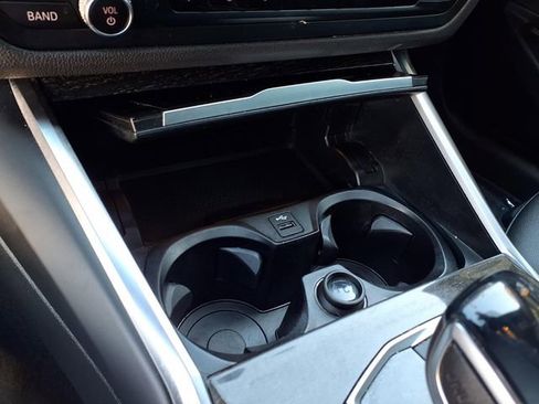 Used 2021 BMW 330i Sedan w/ Premium Package image 18