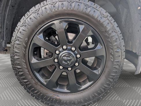Used 2022 RAM 2500 Big Horn w/ Night Edition AWD/4WD image 9