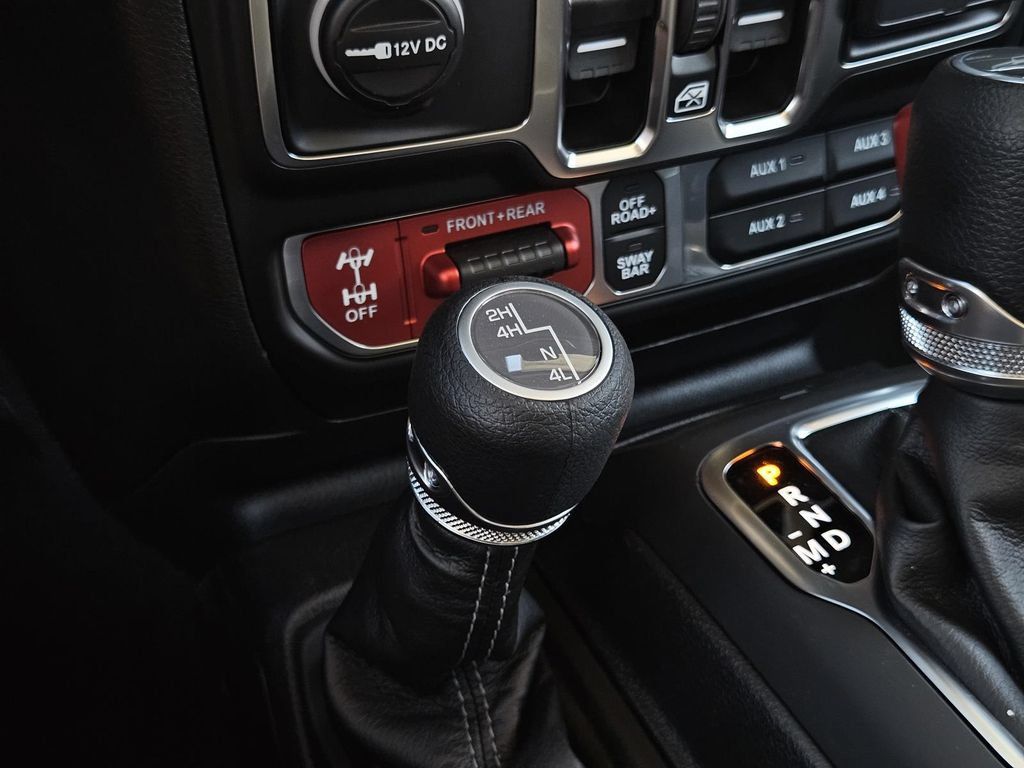 New 2025 Jeep Gladiator Rubicon w/ Convenience Group AWD/4WD image 14