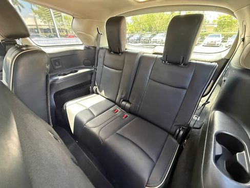 Used 2019 INFINITI QX60 Luxe w/ Sensory Package FWD image 13