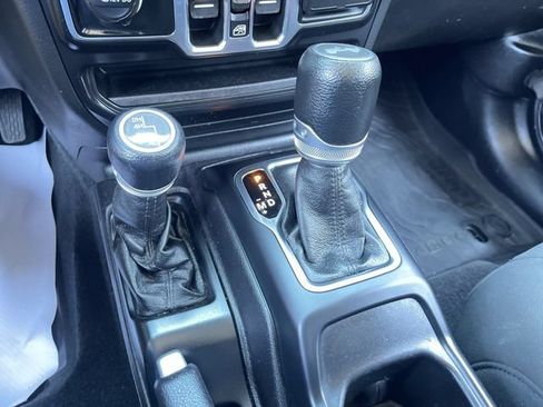 Used 2021 Jeep Wrangler Unlimited Sport AWD/4WD image 15