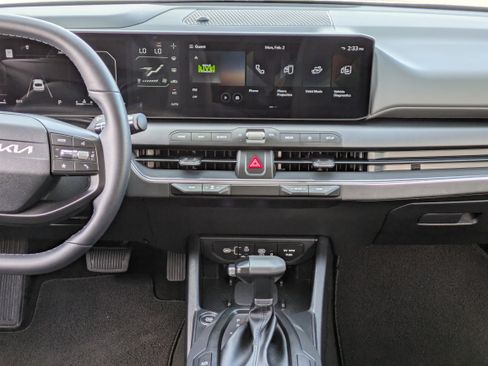 Certified 2025 Kia K4 EX image 16
