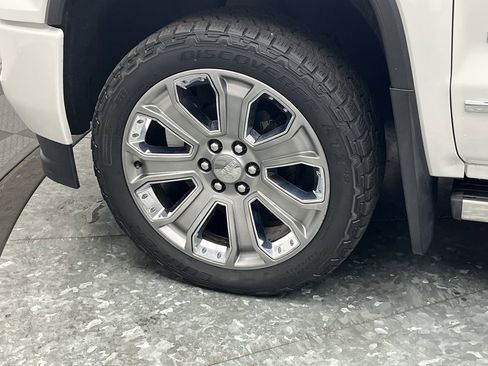 Used 2018 GMC Sierra 1500 Denali w/ Denali Ultimate Package image 38