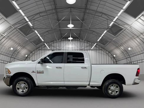 Used 2018 RAM 2500 SLT AWD/4WD image 2