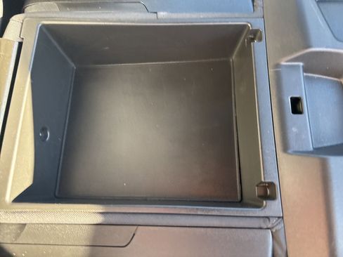 Used 2023 Chevrolet Silverado 1500 Custom image 8