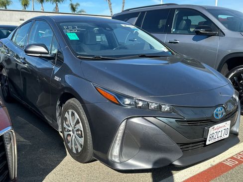 Certified 2020 Toyota Prius Prime LE image 3