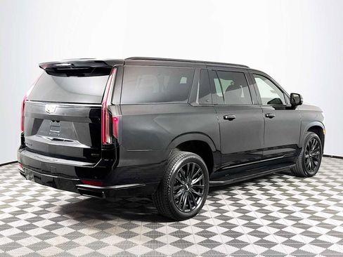 Used 2022 Cadillac Escalade ESV Luxury image 5