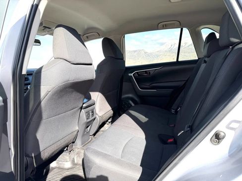 Used 2022 Toyota RAV4 LE AWD/4WD image 14