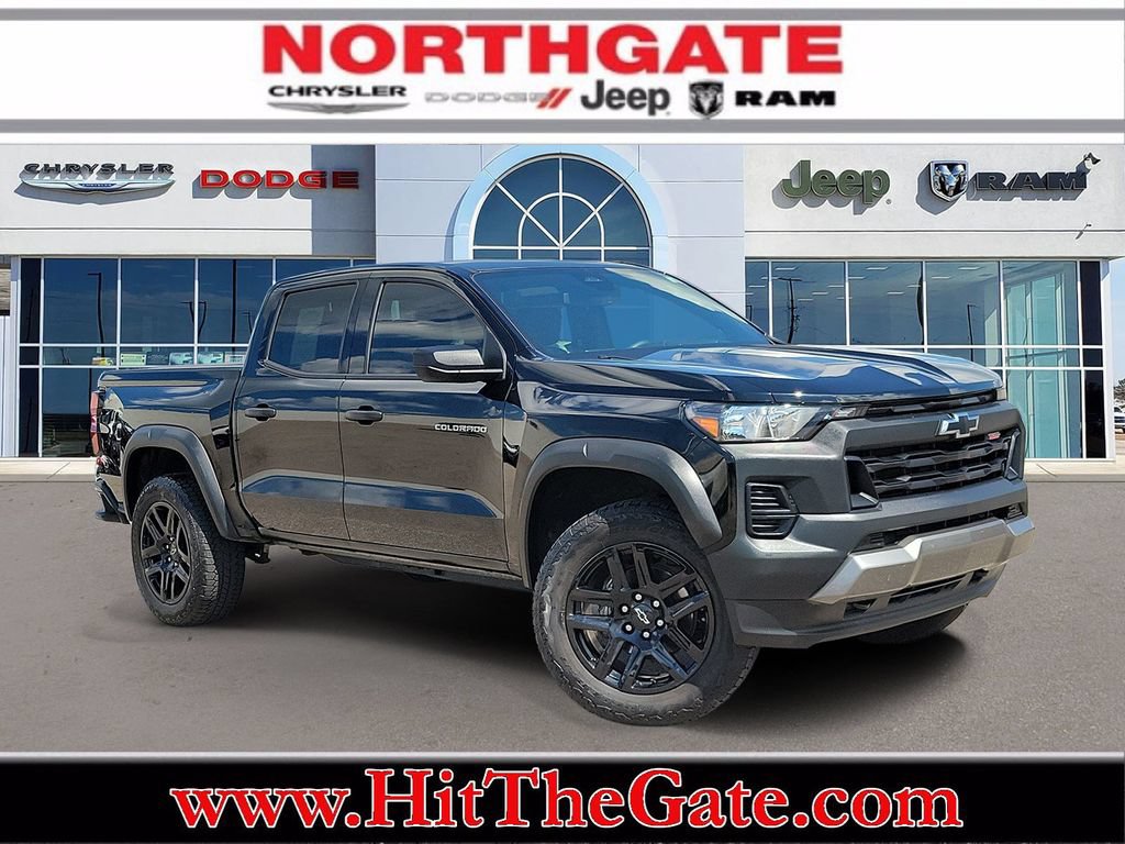 Used 2024 Chevrolet Colorado Trail Boss w/ Advanced Trailering Package AWD/4WD image 1