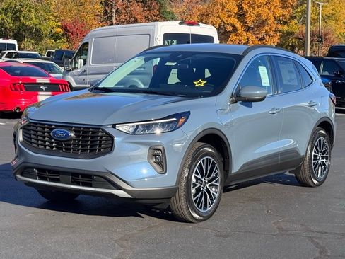 New 2026 Ford Escape SE image 2