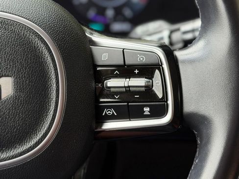 Used 2024 Kia Carnival SX FWD image 18
