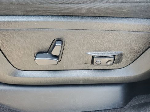 Used 2019 RAM 2500 Big Horn image 29