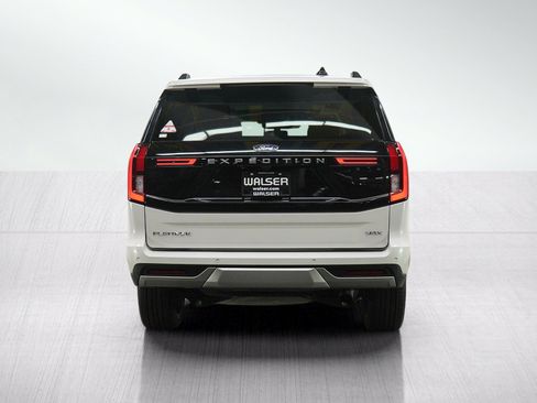 Used 2025 Ford Expedition Max Platinum w/ Platinum Ultimate Package AWD/4WD image 4