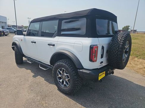 Used 2023 Ford Bronco Badlands AWD/4WD image 3