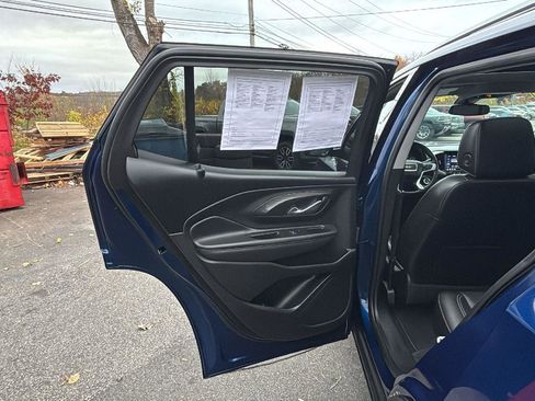 Certified 2022 GMC Terrain SLT image 29