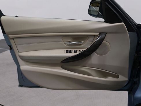 Used 2013 BMW 328i xDrive Sedan AWD/4WD image 9