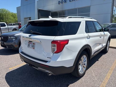 Used 2021 Ford Explorer Limited w/ Hybrid Equipment Group 310A AWD/4WD image 3