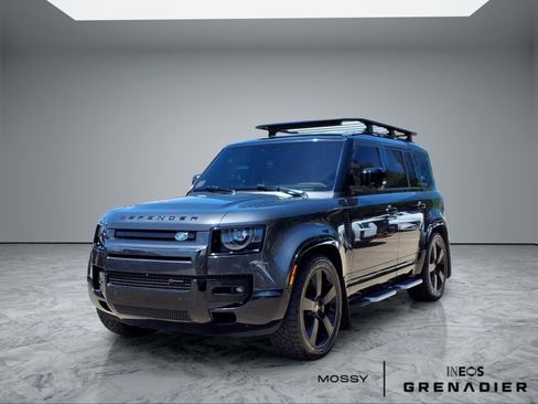 Used 2023 Land Rover Defender 110 X-Dynamic SE AWD/4WD image 4