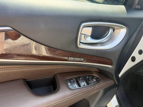 Used 2019 INFINITI QX60 Luxe w/ Sensory Package FWD image 29