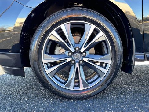 Used 2018 Nissan Pathfinder Platinum w/ Cargo Package image 9