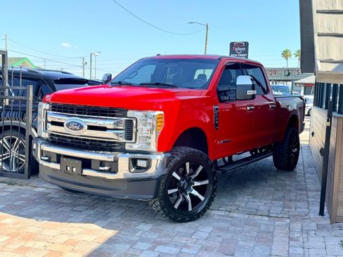 Used 2019 Ford F250 XLT w/ XLT Premium Package AWD/4WD image 2
