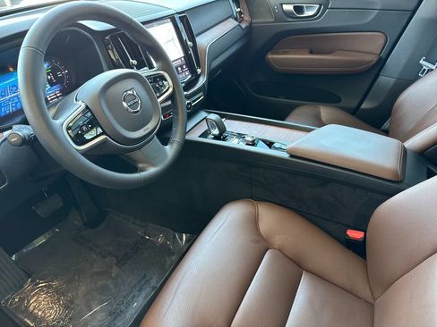 Certified 2024 Volvo XC60 T8 Plus w/ Protection Package Premier AWD/4WD image 9