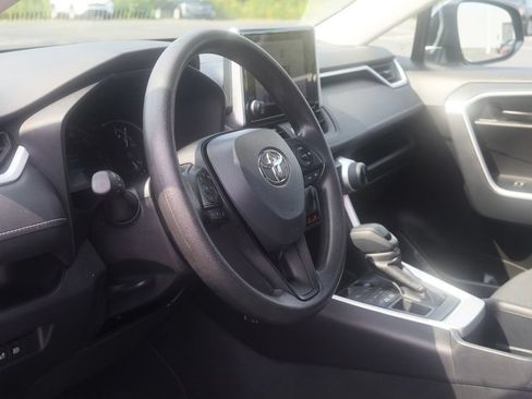 Used 2025 Toyota RAV4 LE AWD/4WD image 20