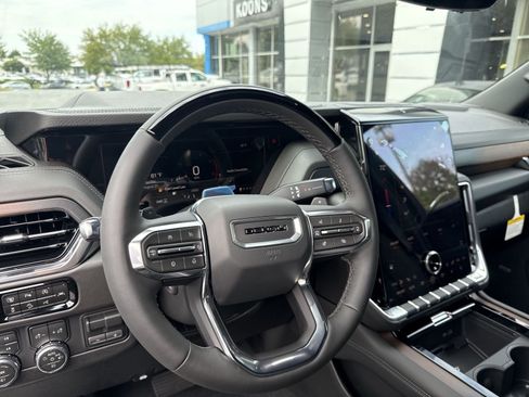 New 2026 GMC Yukon XL Denali w/ Denali Reserve Package AWD/4WD image 13