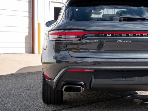 Used 2025 Porsche Macan image 13