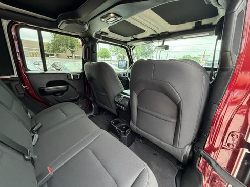 Used 2021 Jeep Wrangler Unlimited Sport AWD/4WD image 13