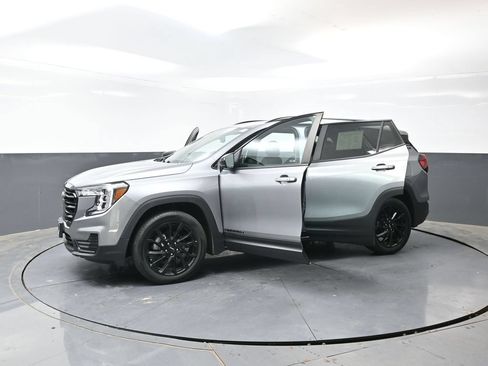 Used 2023 GMC Terrain SLE w/ Driver Convenience Package AWD/4WD image 60